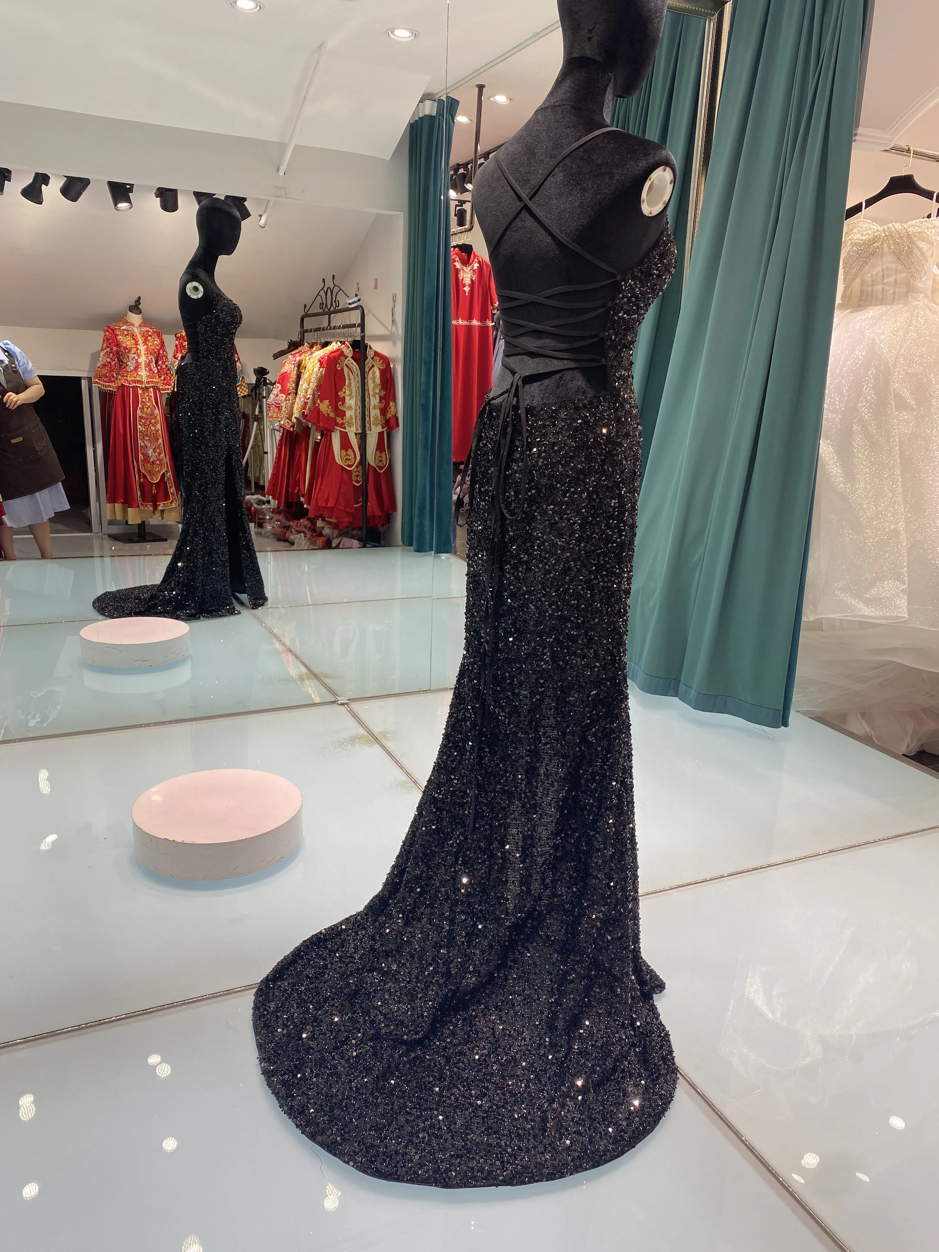 Glitter Mermaid Scoop Neck Black Sequins Long Prom Dresses with Cross Back Y1793