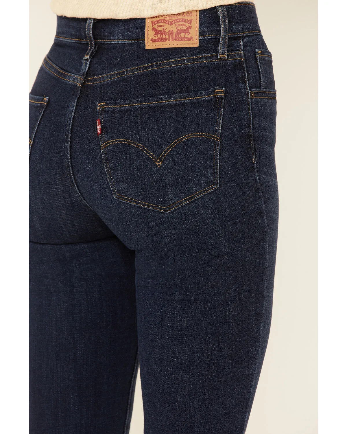 Product Name:  Levi's Women's 724 Straight Leg Jeans